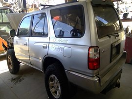 2002 TOYOTA 4RUNNER, SR5 MODEL, 3.4L, AT, 2WD.   Z26502